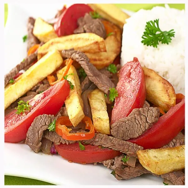 Lomo Salteado a la Peruana