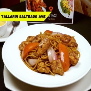Tallarin Saltado Ave